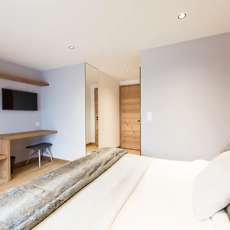 Uena Lodge *