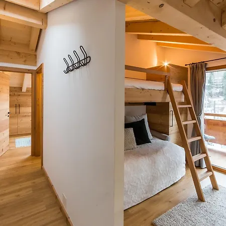 Uena Lodge *