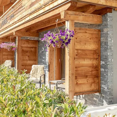 Uena Lodge Domek letniskowy *