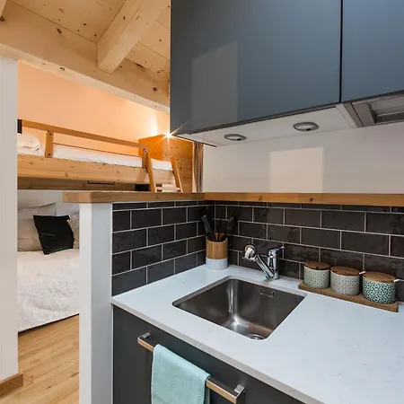 Uena Lodge 山林小屋 *